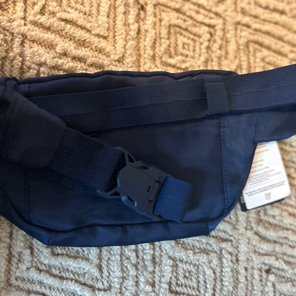 The Foldie® Crossbody- Navy NWT - Picture 7 of 7